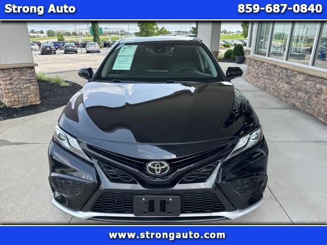 Toyota Camry  2021