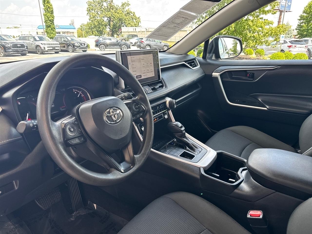 Toyota RAV4  2025