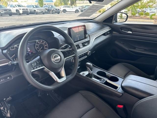 Nissan Altima  2025