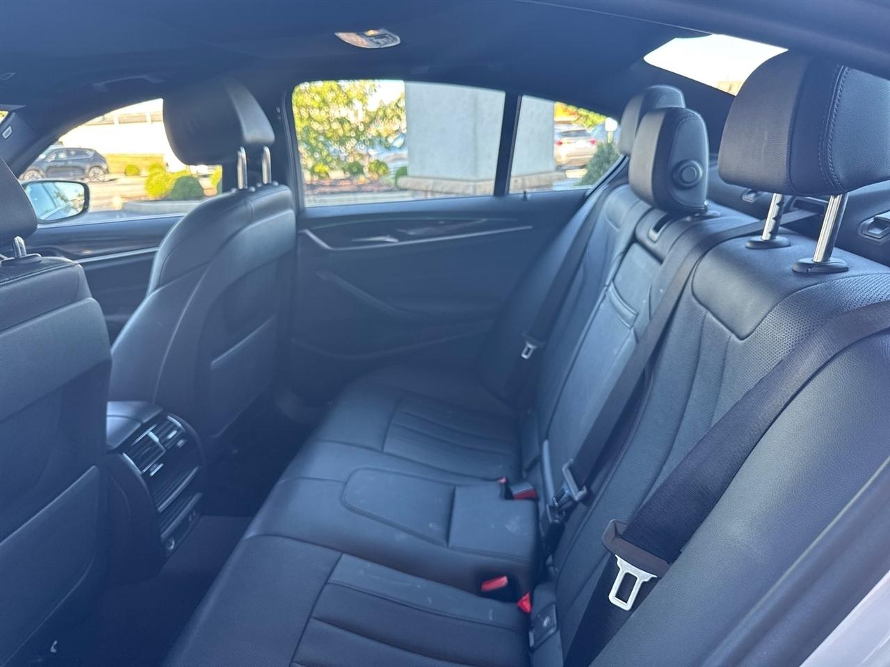 BMW 5-Series  2021