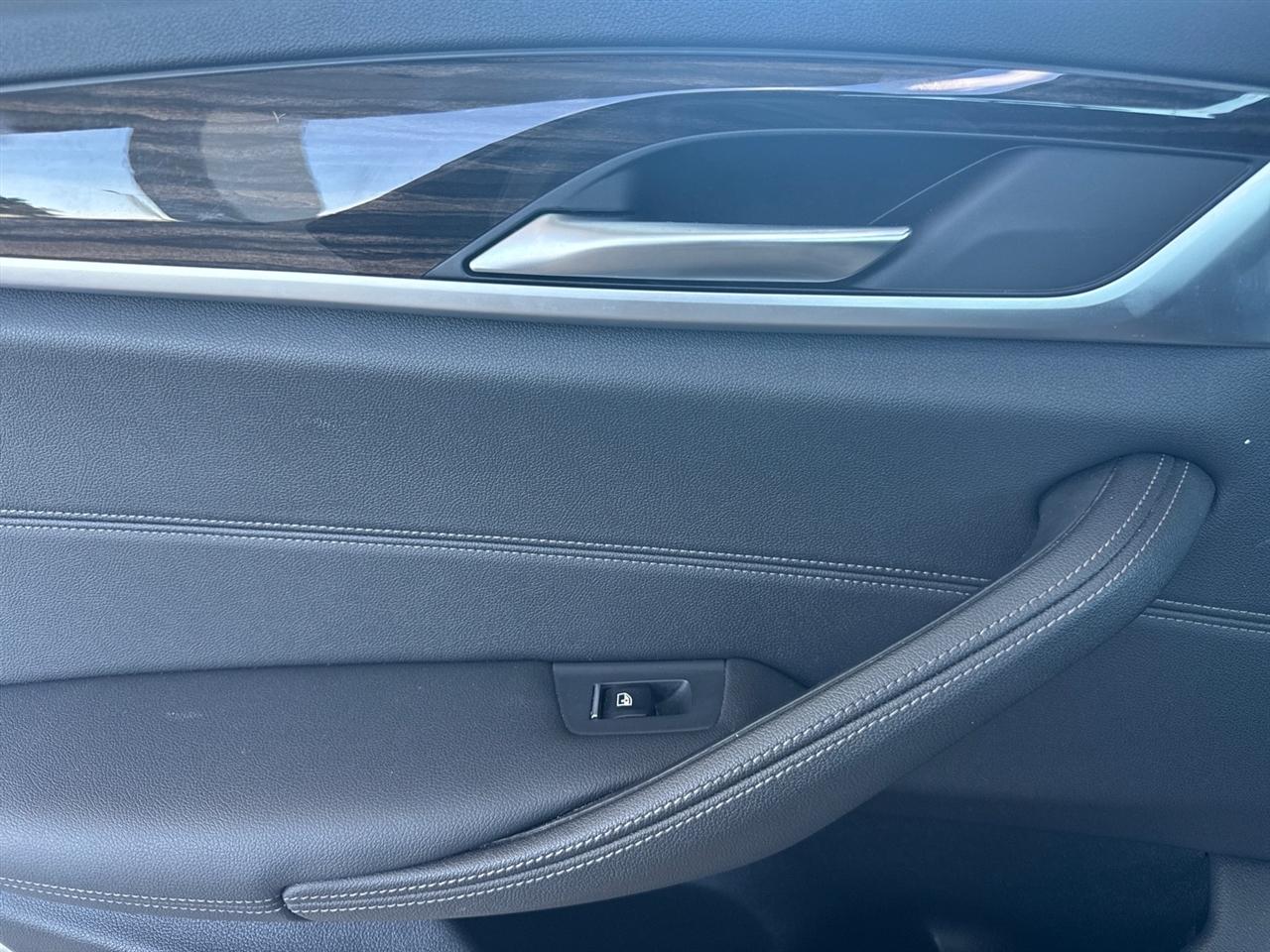 BMW 5-Series  2021