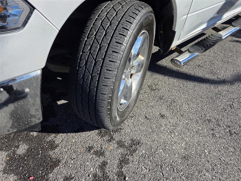 RAM 1500 SLT Quad Cab 2WD 2016