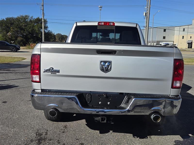RAM 1500 SLT Quad Cab 2WD 2016
