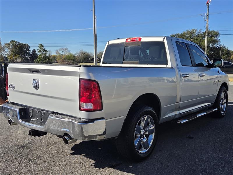 RAM 1500 SLT Quad Cab 2WD 2016