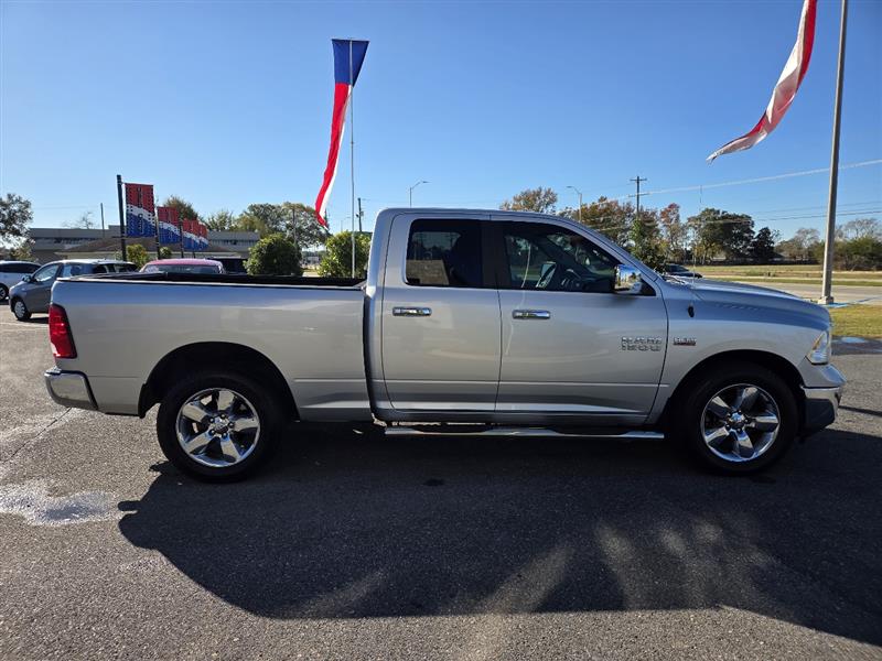 RAM 1500 SLT Quad Cab 2WD 2016
