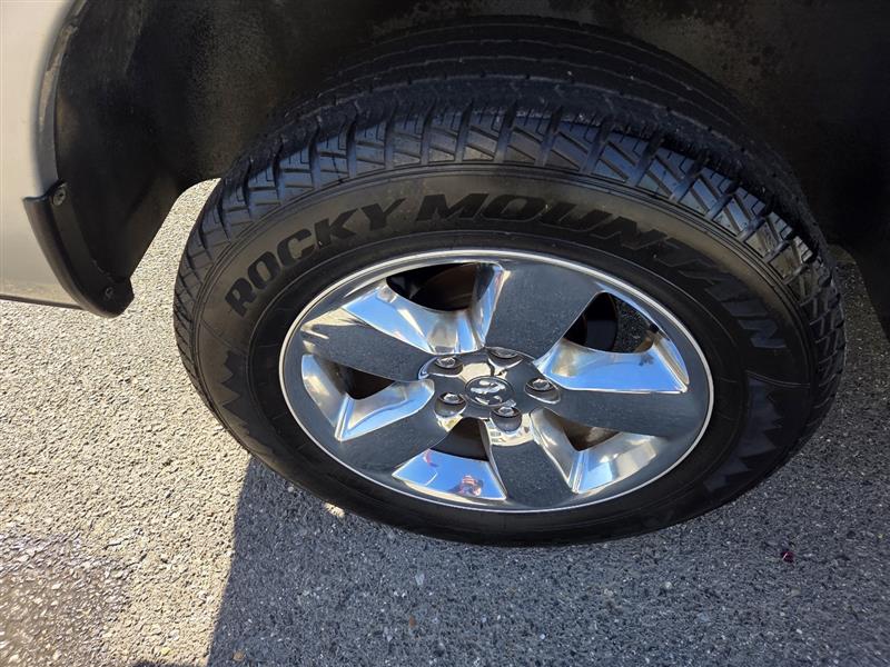 RAM 1500 SLT Quad Cab 2WD 2016