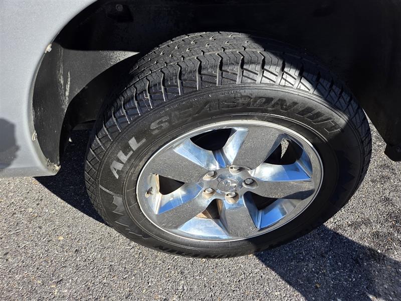 RAM 1500 SLT Quad Cab 2WD 2016