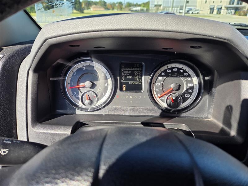 RAM 1500 SLT Quad Cab 2WD 2016