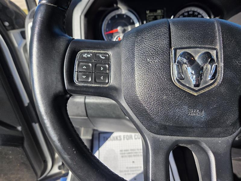 RAM 1500 SLT Quad Cab 2WD 2016