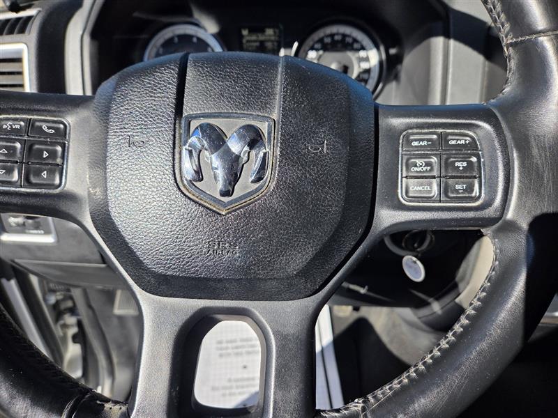 RAM 1500 SLT Quad Cab 2WD 2016