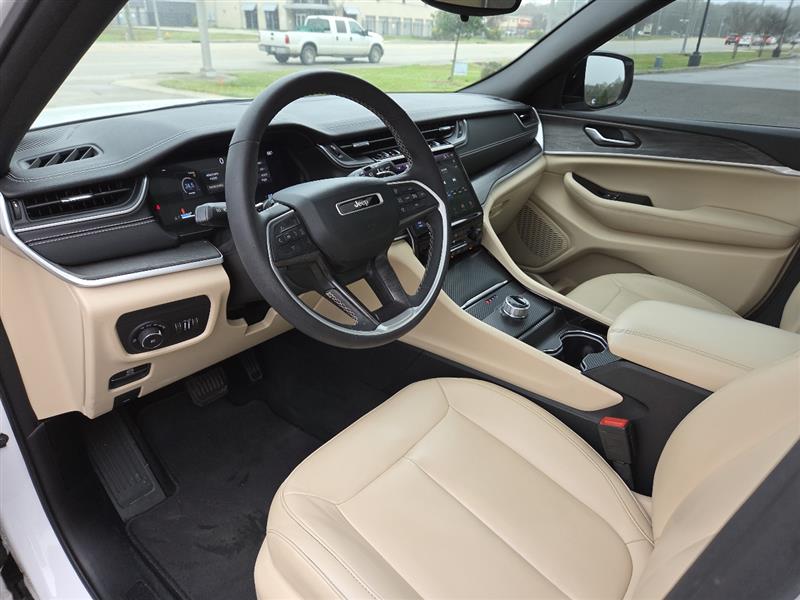 Jeep Grand Cherokee Limited 2WD 2023