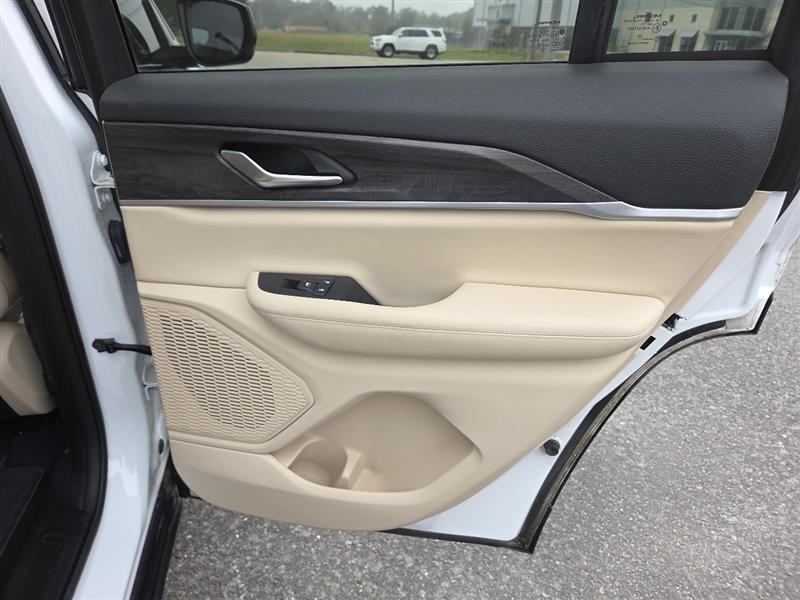 Jeep Grand Cherokee Limited 2WD 2023