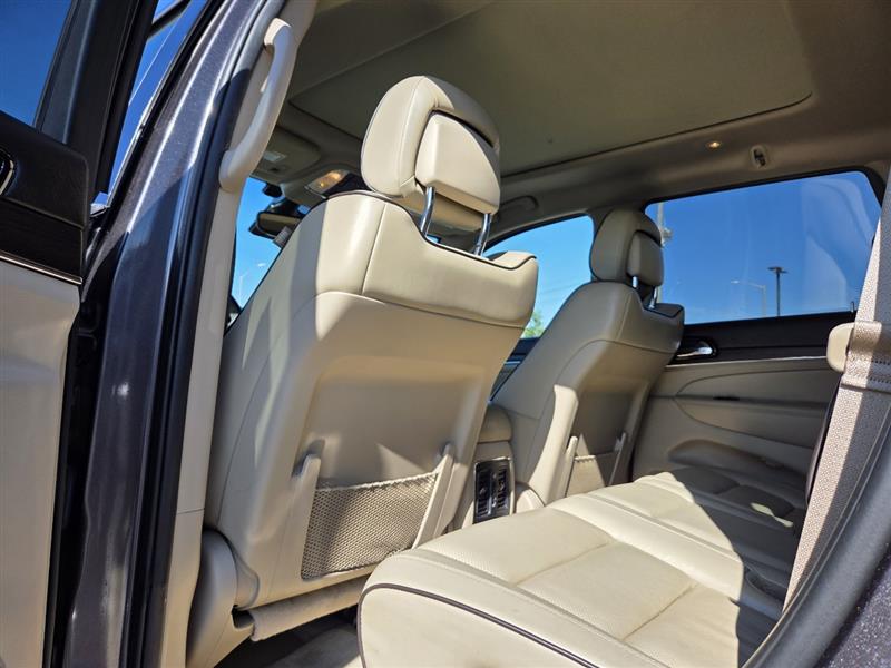 Jeep Grand Cherokee Overland 2WD 2019