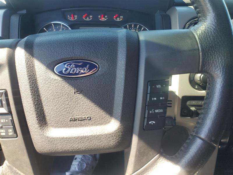 Ford F-150 Platinum SuperCrew 5.5-ft. Bed 4WD 2012