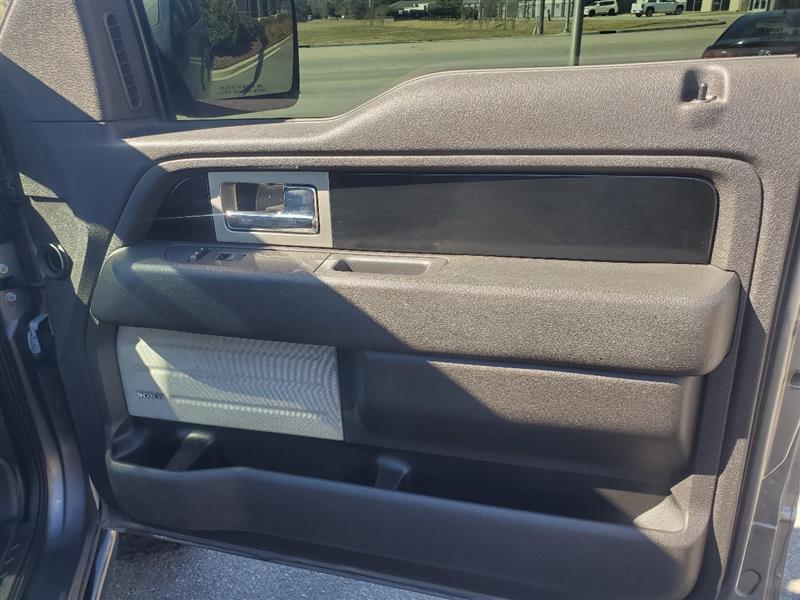 Ford F-150 Platinum SuperCrew 5.5-ft. Bed 4WD 2012