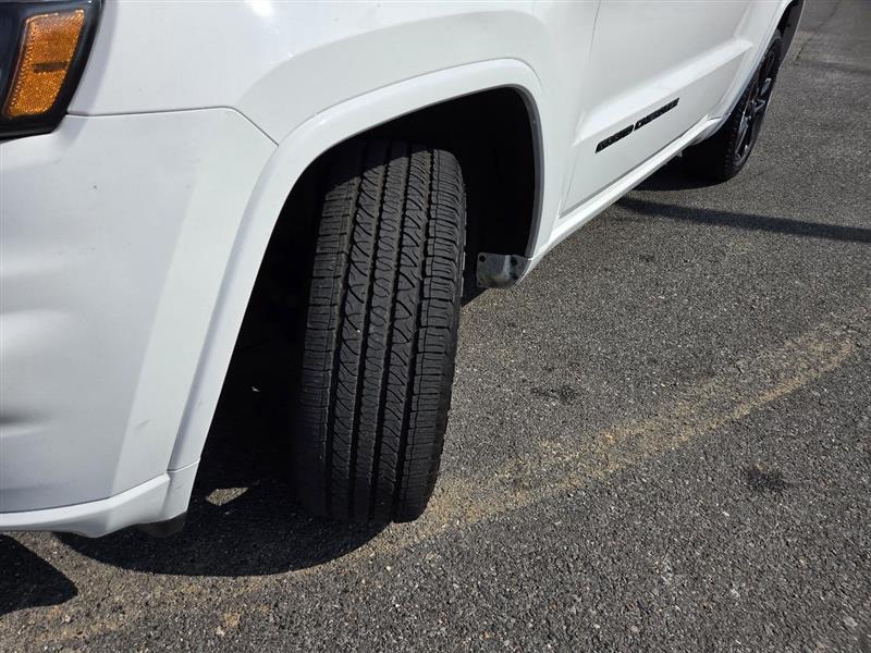 Jeep Grand Cherokee Laredo 2WD 2020