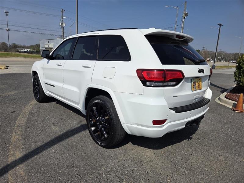 Jeep Grand Cherokee Laredo 2WD 2020