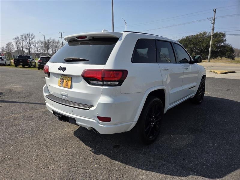 Jeep Grand Cherokee Laredo 2WD 2020