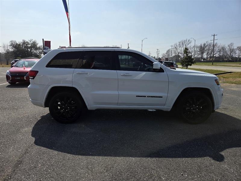 Jeep Grand Cherokee Laredo 2WD 2020