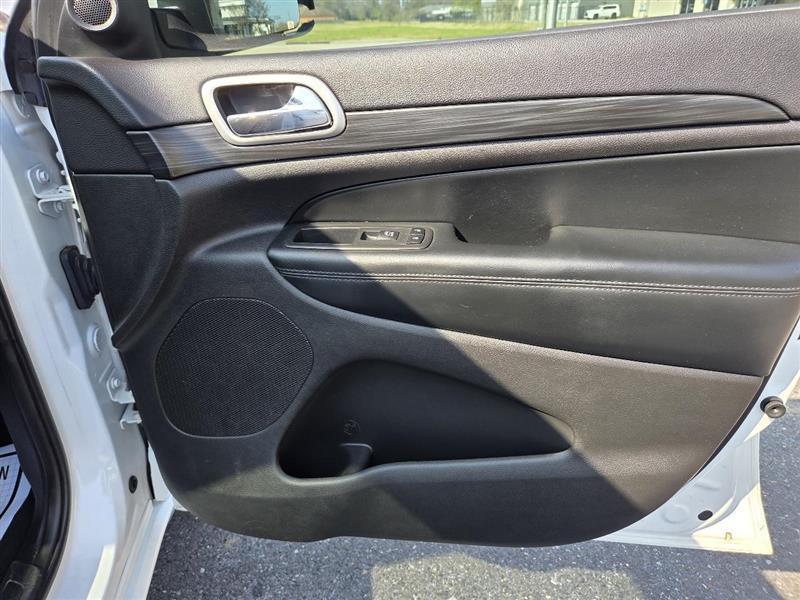 Jeep Grand Cherokee Laredo 2WD 2020