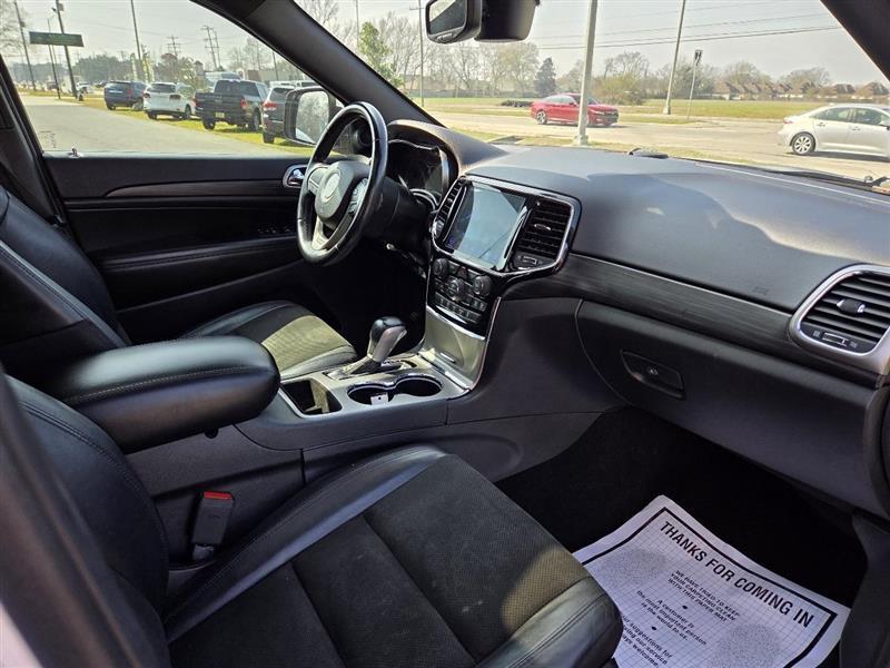 Jeep Grand Cherokee Laredo 2WD 2020