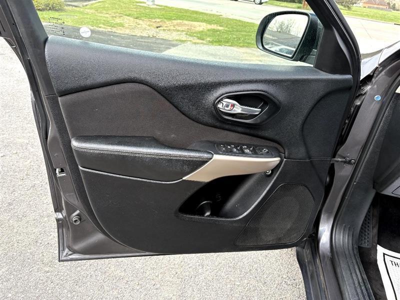 Jeep Cherokee Latitude FWD 2017