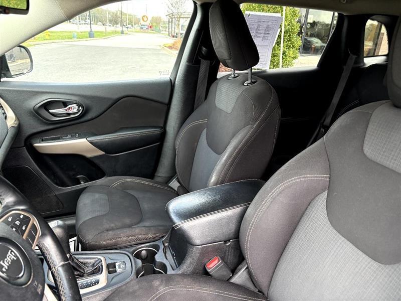 Jeep Cherokee Latitude FWD 2017