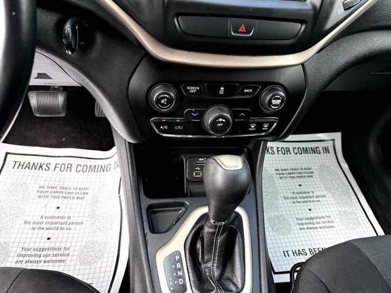 Jeep Cherokee Latitude FWD 2017