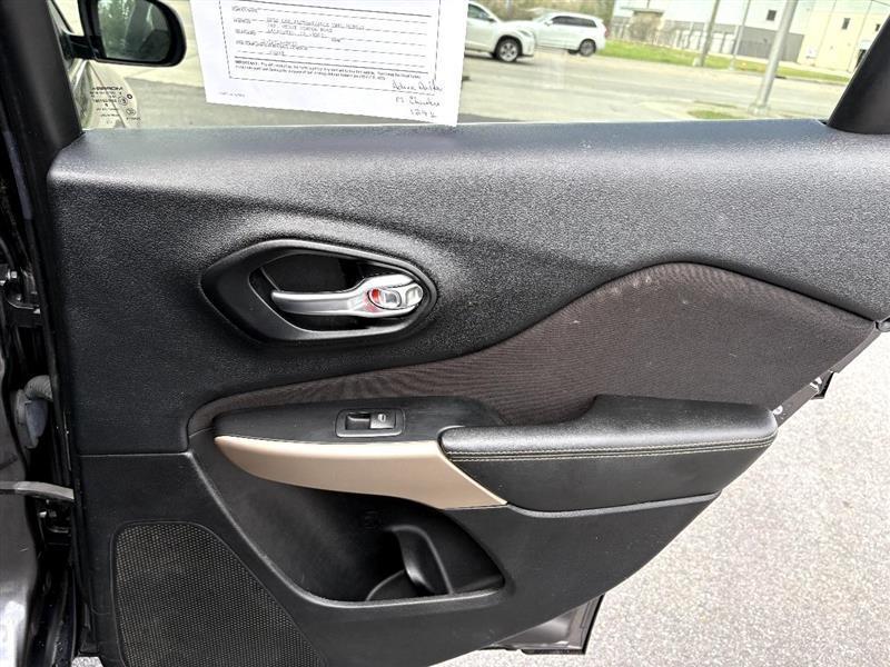 Jeep Cherokee Latitude FWD 2017