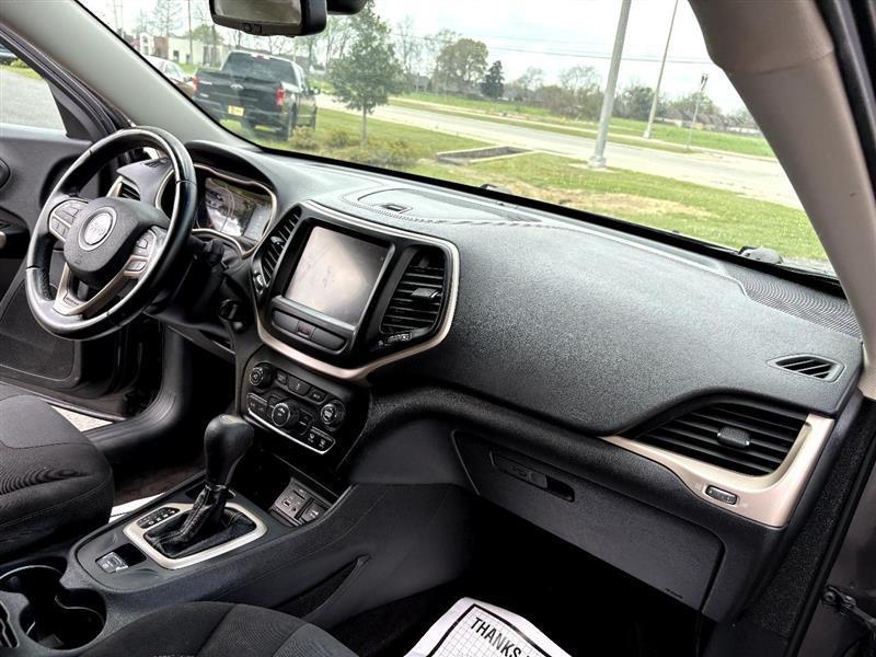 Jeep Cherokee Latitude FWD 2017