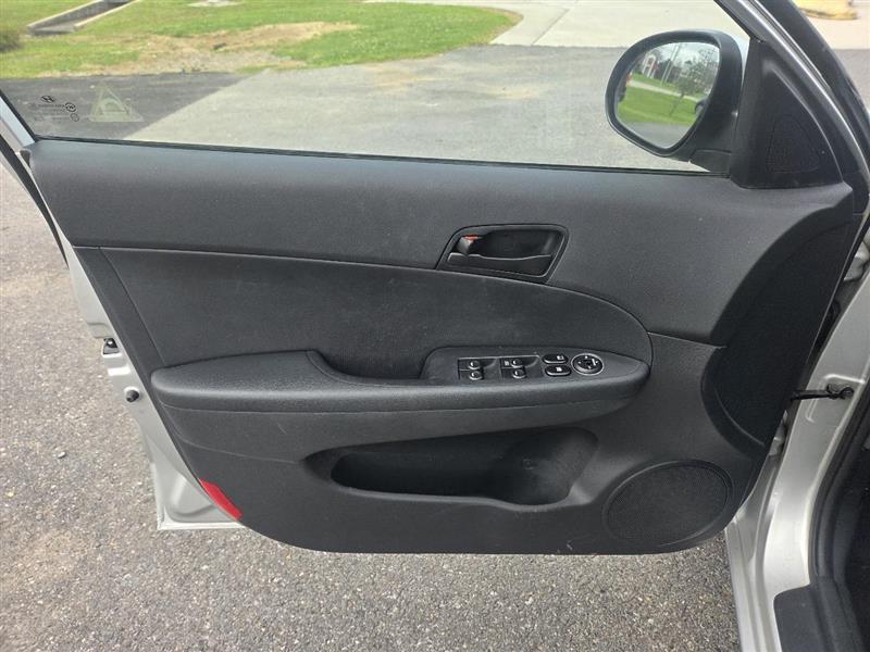 Hyundai Elantra Touring GLS Automatic 2012