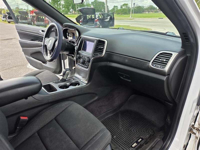 Jeep Grand Cherokee Laredo 4WD 2018