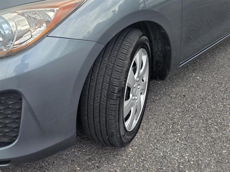 Mazda MAZDA3 i Sport 4-Door 2013