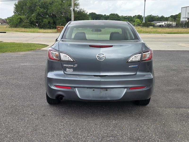 Mazda MAZDA3 i Sport 4-Door 2013