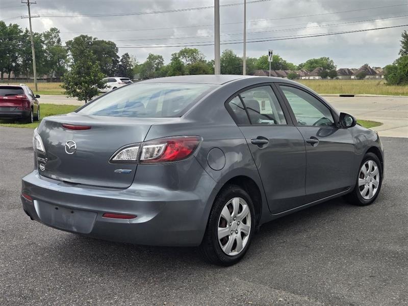 Mazda MAZDA3 i Sport 4-Door 2013