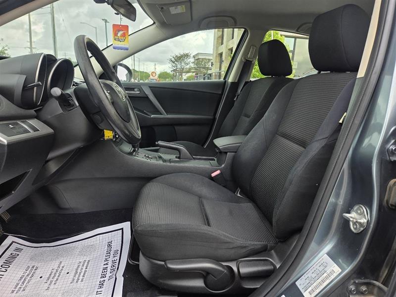 Mazda MAZDA3 i Sport 4-Door 2013