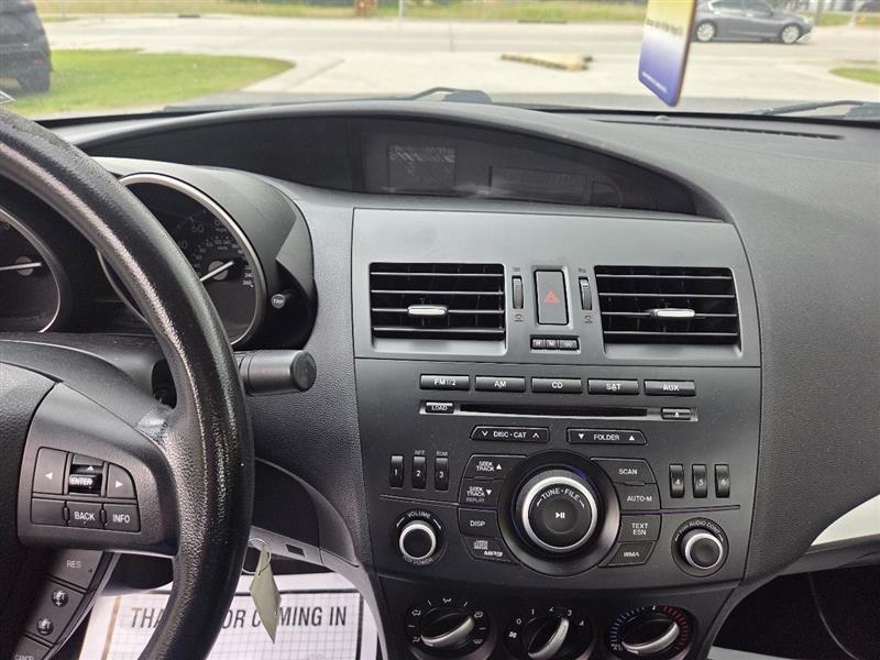 Mazda MAZDA3 i Sport 4-Door 2013