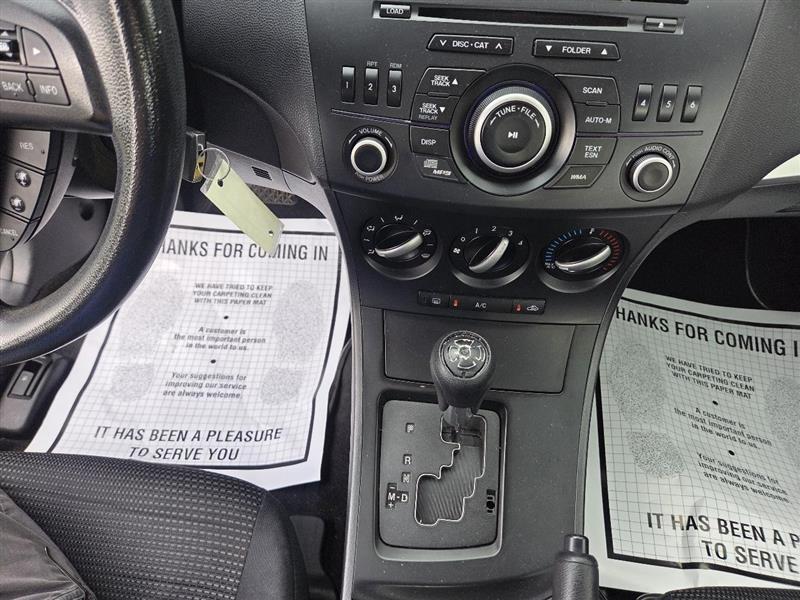 Mazda MAZDA3 i Sport 4-Door 2013