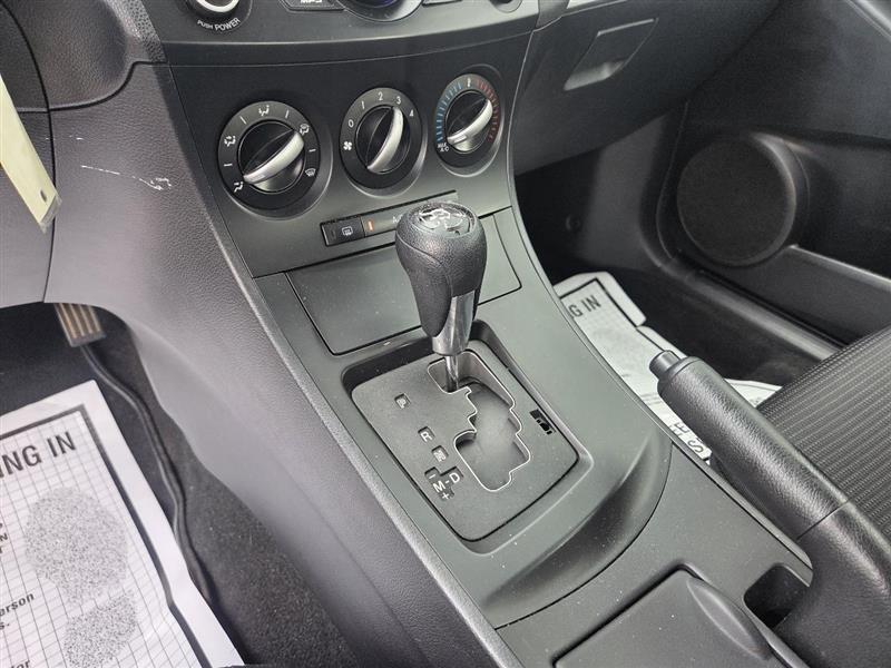 Mazda MAZDA3 i Sport 4-Door 2013