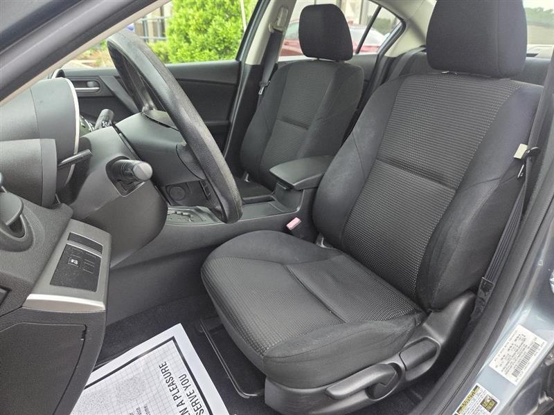 Mazda MAZDA3 i Sport 4-Door 2013