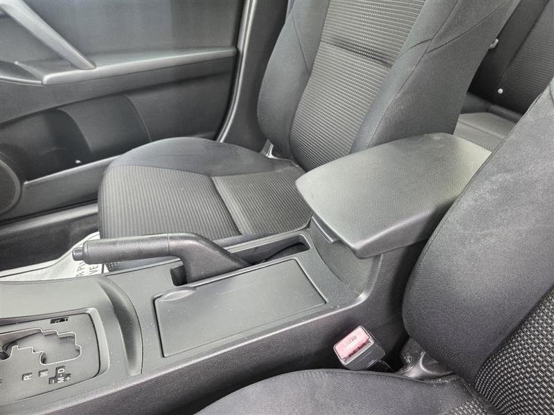 Mazda MAZDA3 i Sport 4-Door 2013