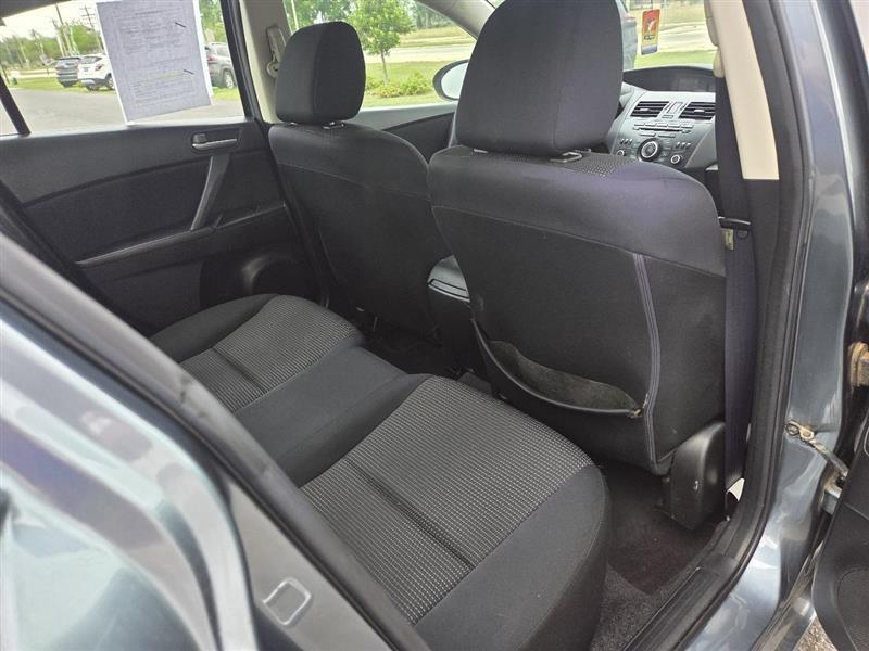 Mazda MAZDA3 i Sport 4-Door 2013