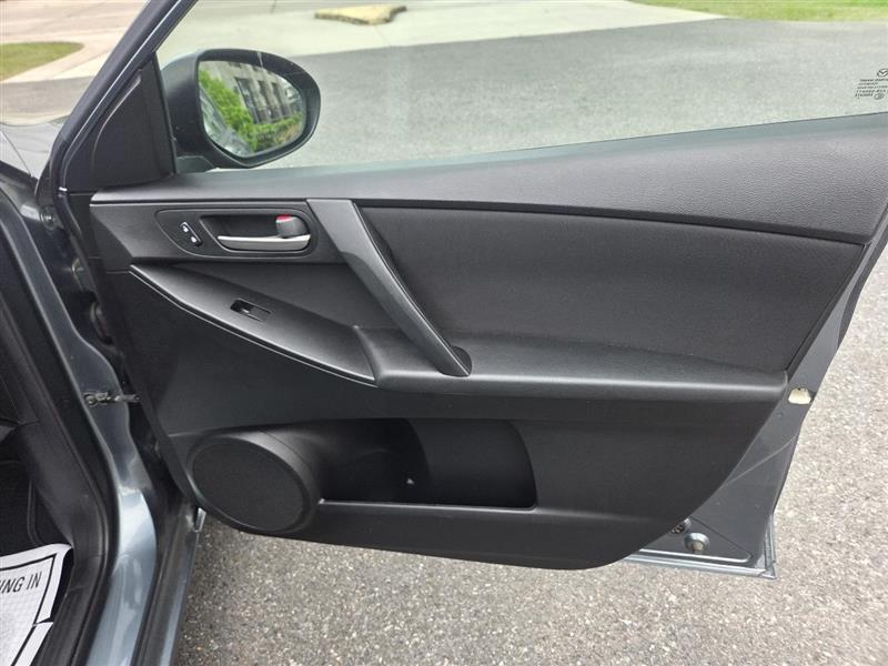 Mazda MAZDA3 i Sport 4-Door 2013