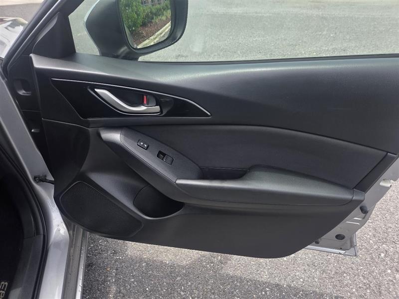 Mazda MAZDA3 i Touring AT 4-Door 2015