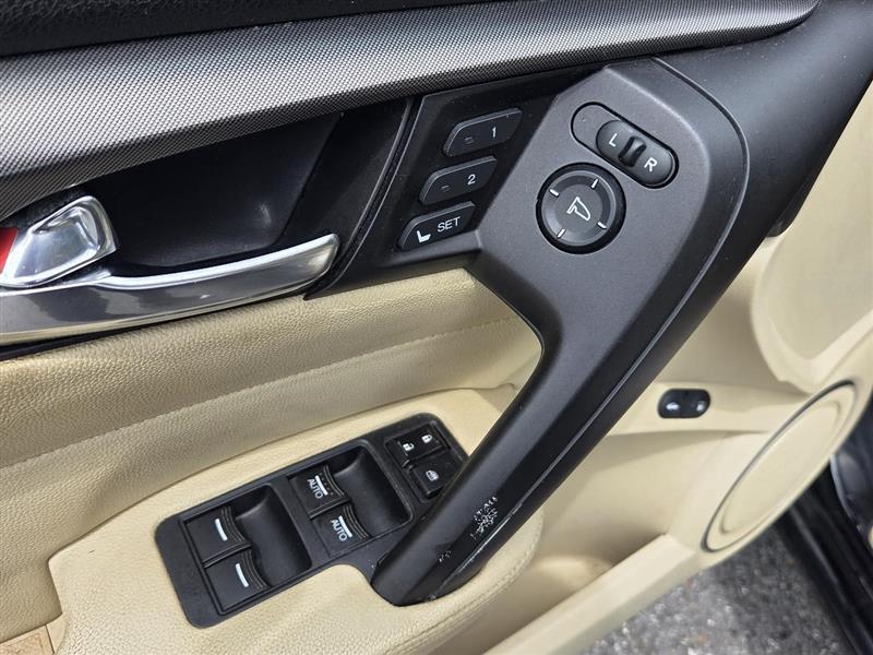 Acura TL 6-Speed AT 2012