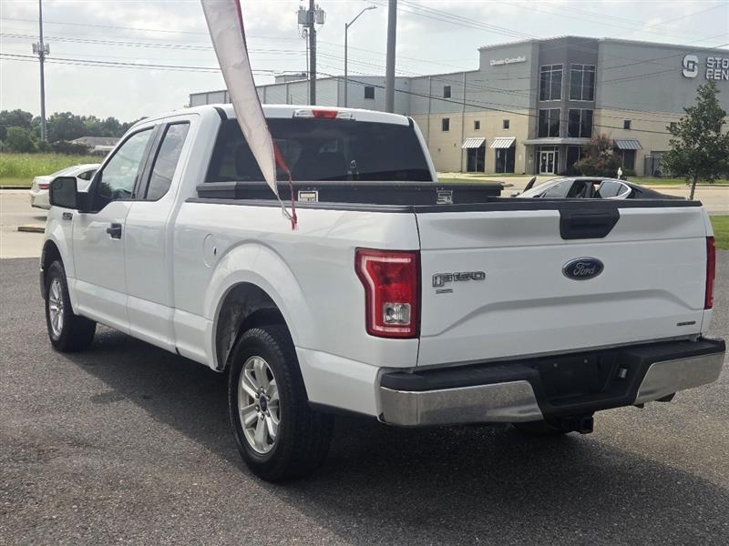 Ford F-150 Lariat SuperCab 8-ft. 2WD 2015
