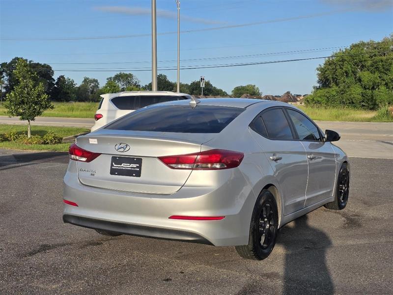 Hyundai Elantra SE 6AT 2017