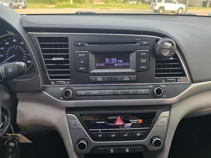 Hyundai Elantra SE 6AT 2017
