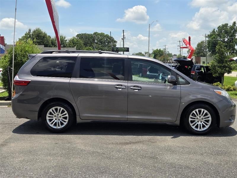 Toyota Sienna Limited Premium FWD 7-Passenger V6 2016