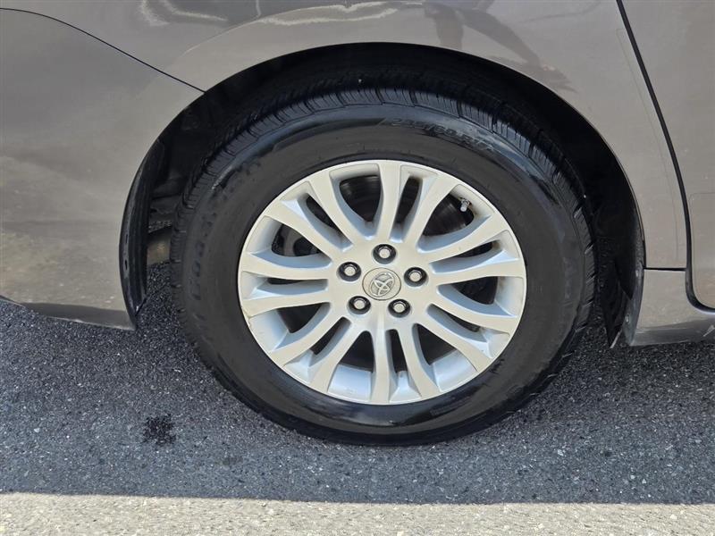 Toyota Sienna Limited Premium FWD 7-Passenger V6 2016